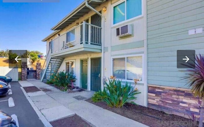 Top floor unit - 5040 A St #10