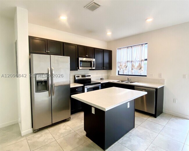 Building Photo - 24902 SW 114th Ave