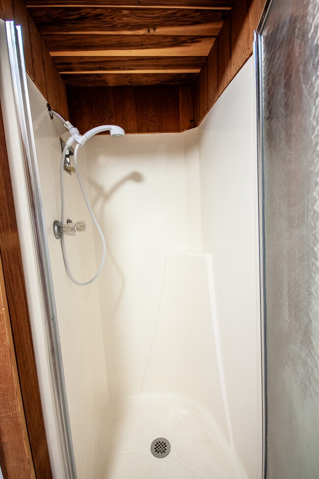 Building Photo - 1321 Piedmont Dr