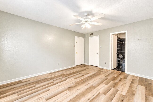 Building Photo - 6606 De Moss Dr
