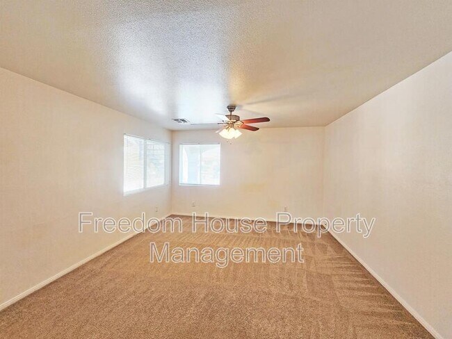 Building Photo - 2341 E Calvada Blvd