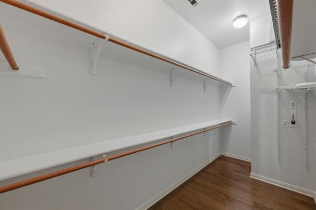 Building Photo - 6213 Mesa Grande Dr