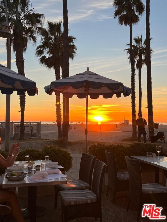 Building Photo - 338 Rennie Ave