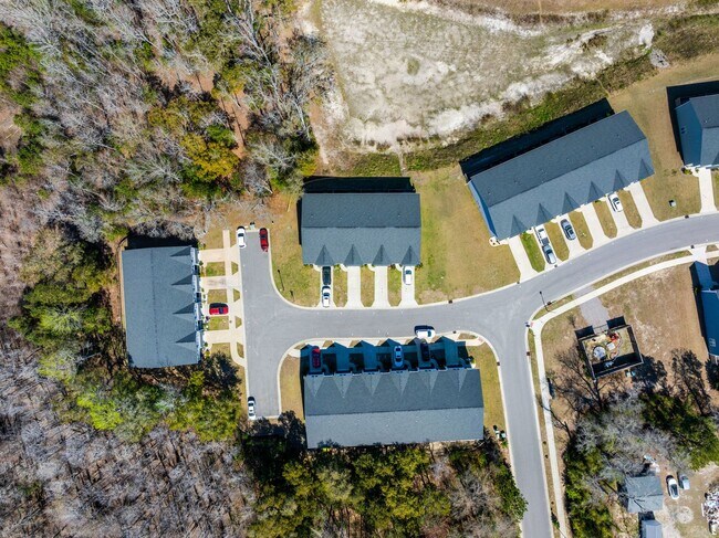 Building Photo - 148 Aspen Rd