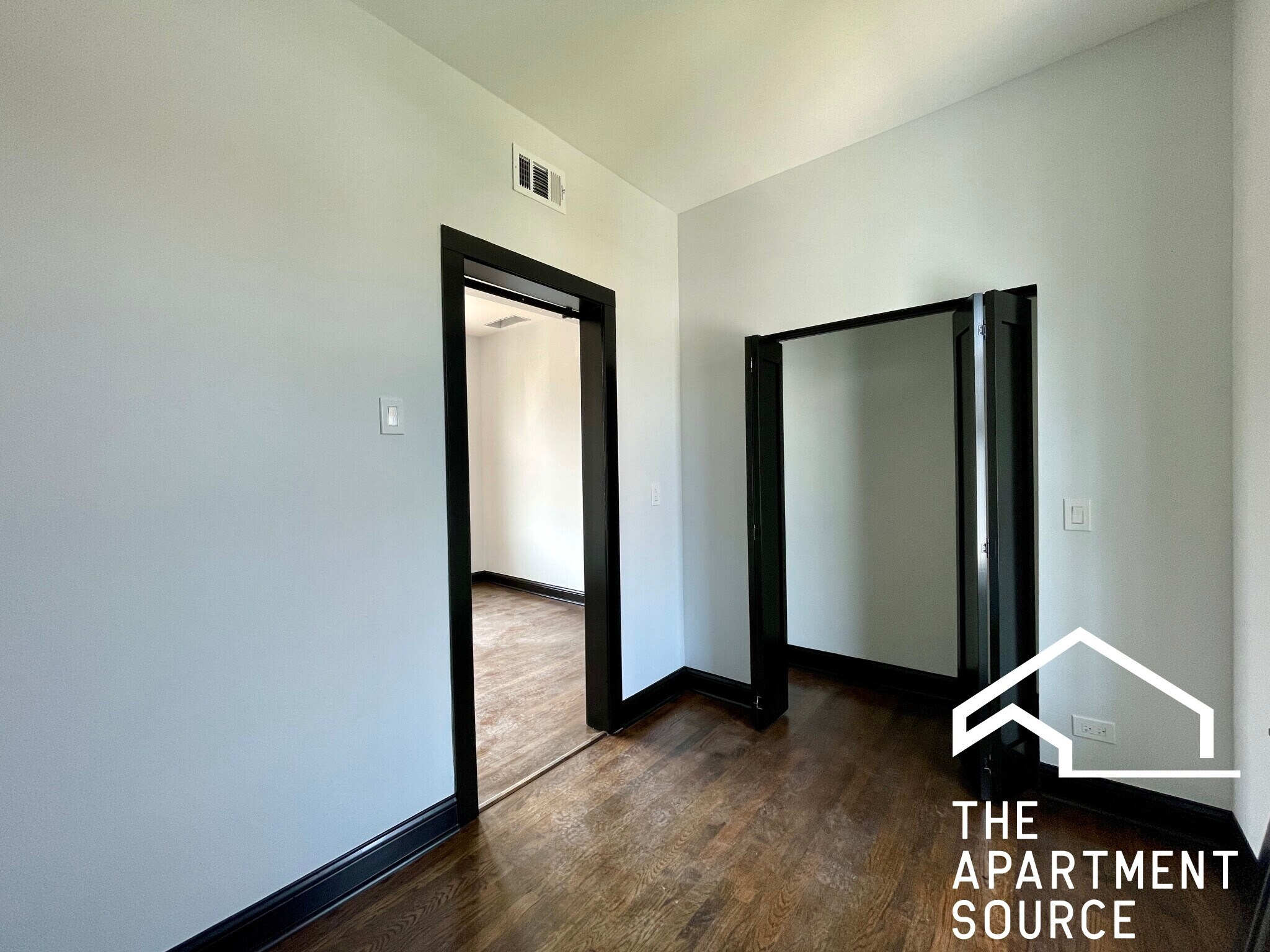 Building Photo - 2648 W Augusta Blvd