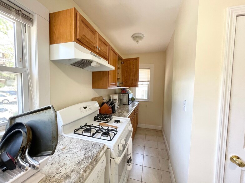 Building Photo - 31 High St