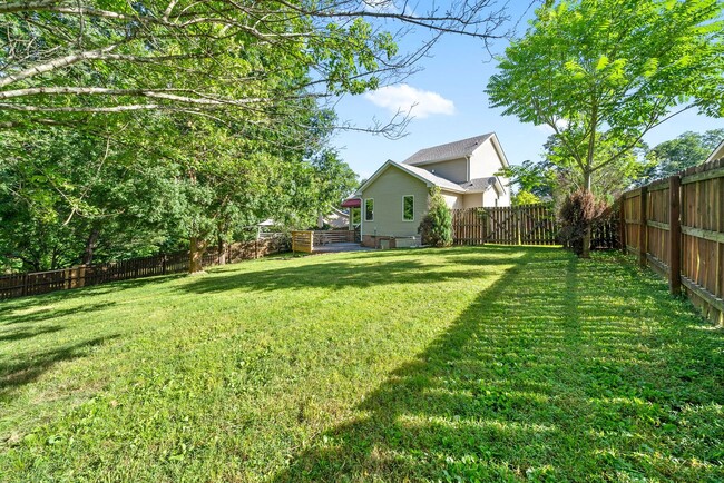 Building Photo - Pet Friendly Three Bedroom!