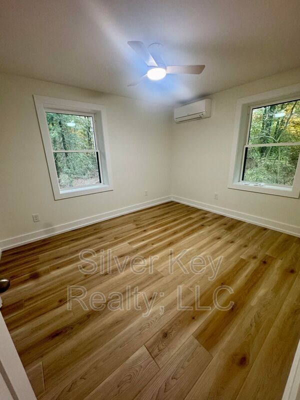 Building Photo - 2113 W Madison Ave