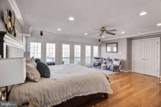 Building Photo - 7420 Mayflower Ct