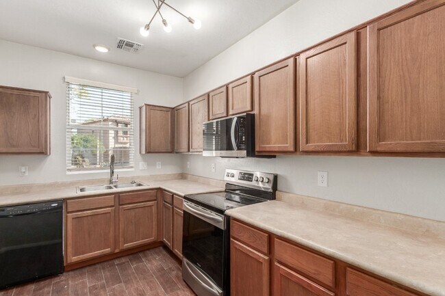 Building Photo - 3012 S 101st Dr