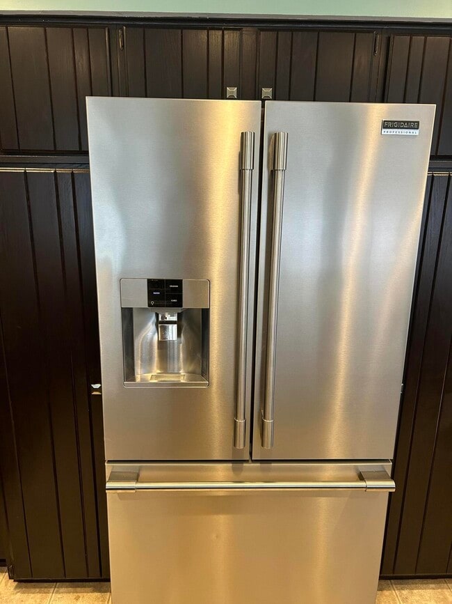 Building Photo - 1354 Catalpa Dr