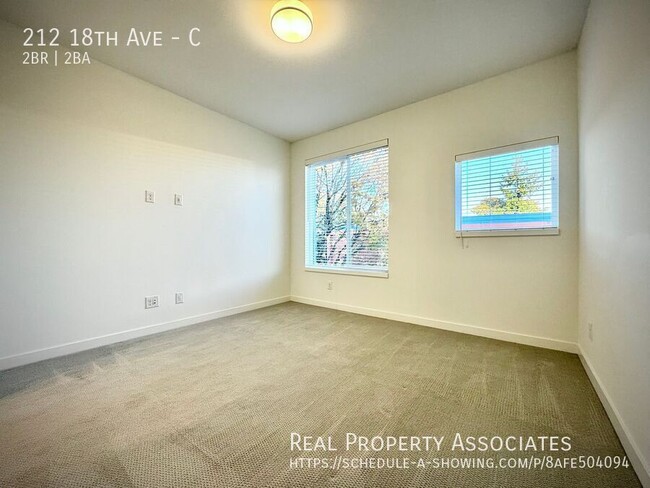 Building Photo - 212 18th Ave