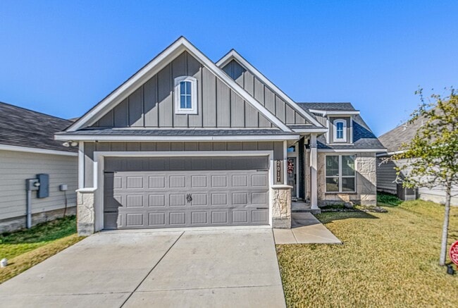 Building Photo - FEB 2026! Beautiful 3/2 Home w/ Huge Backyard in Edgewater!