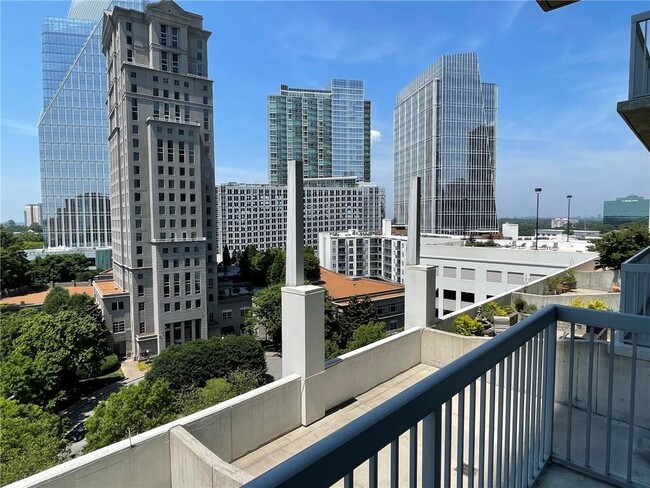 Building Photo - 3324 Peachtree Rd NE