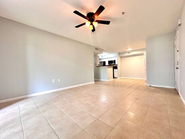 Building Photo - Spacious 2 Bed / 2 Bath Condo in Indian Lake – Ground Floor Unit