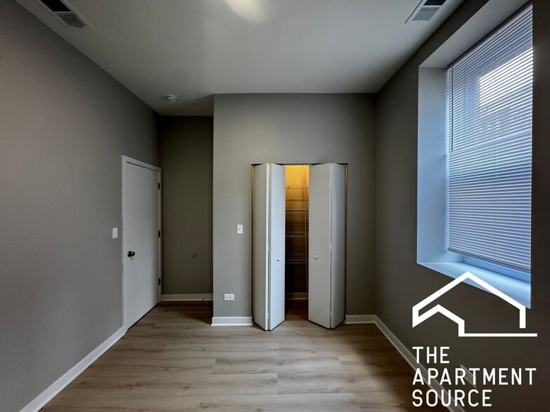 Building Photo - 4007 W School St