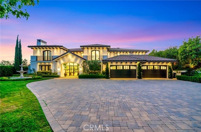 Building Photo - 2037 Delphine Ln