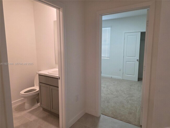 Building Photo - 271 NE 16th St