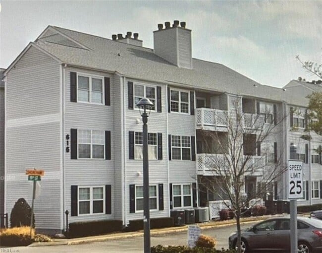 Primary Photo - 616 Shoreham Ct