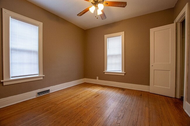 Building Photo - Cute 1 Bedroom / 1 Bath Home with Fenced i...