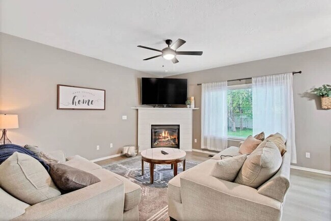 Building Photo - 2933 W Tubac Dr