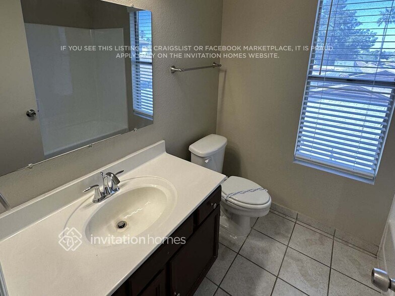 Building Photo - 1014 E Marco Polo Rd