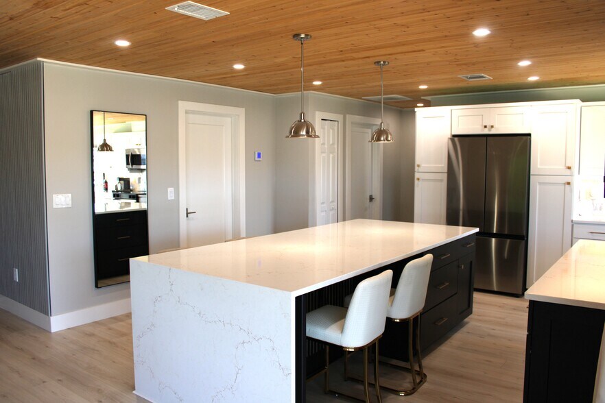 Building Photo - 229 Palm Is NW