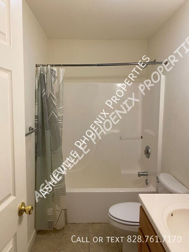 Building Photo - 101 Lanier Ln