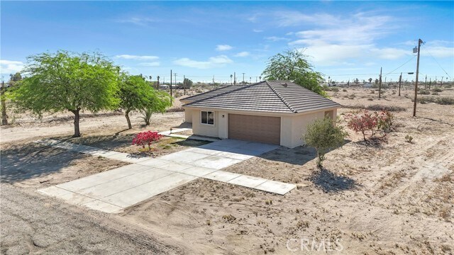 Building Photo - 1341 Beach Club Dr