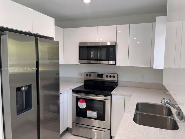 Building Photo - 21226 SW 119th Ave