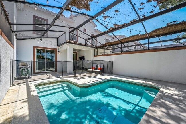 Building Photo - 5047 Windermere Ave