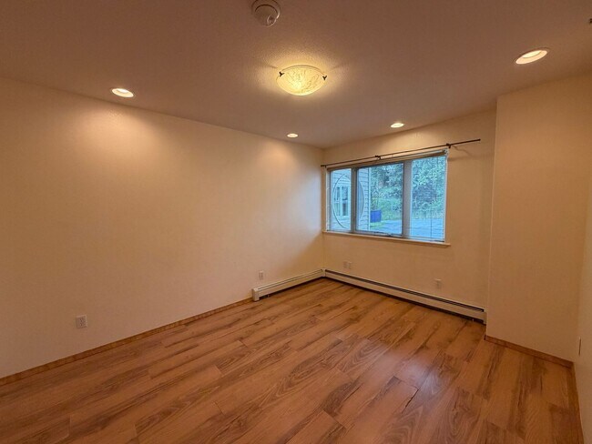 Building Photo - 540 Eyak Dr
