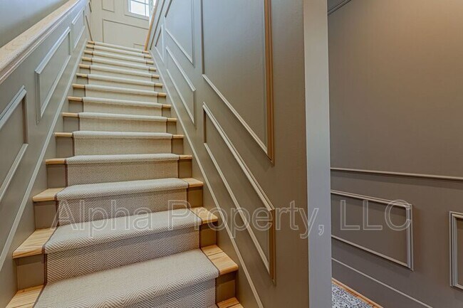 Building Photo - 40 Claussen Ave