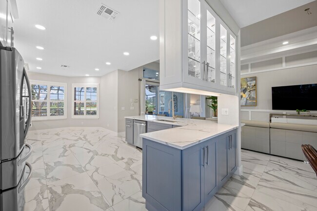 Building Photo - 14630 Meravi Dr