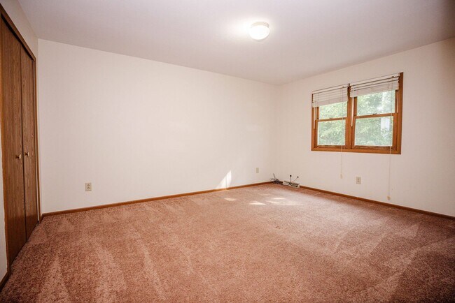 Building Photo - 4208 Foxfire Ct