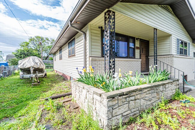 Building Photo - Please View 3D Virtual Walk-Through Before Scheduling a Showing