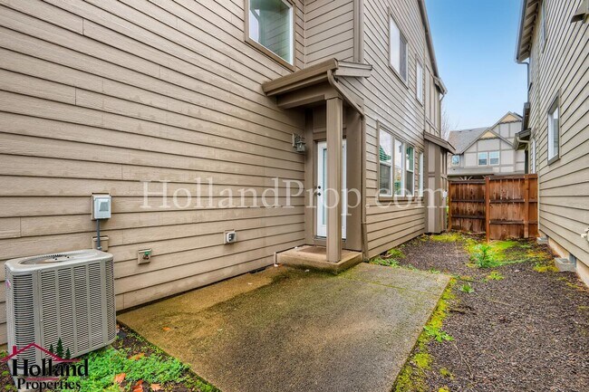 Building Photo - Gorgeous 4-Bedroom Home Near Nike & Intel ...