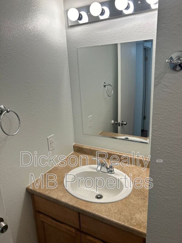 Building Photo - 7680 Bluestone Dr