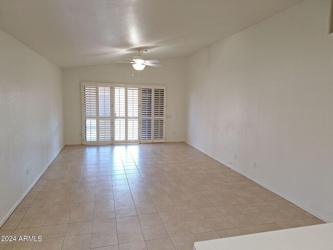 Building Photo - 507 W Bluefield Ave