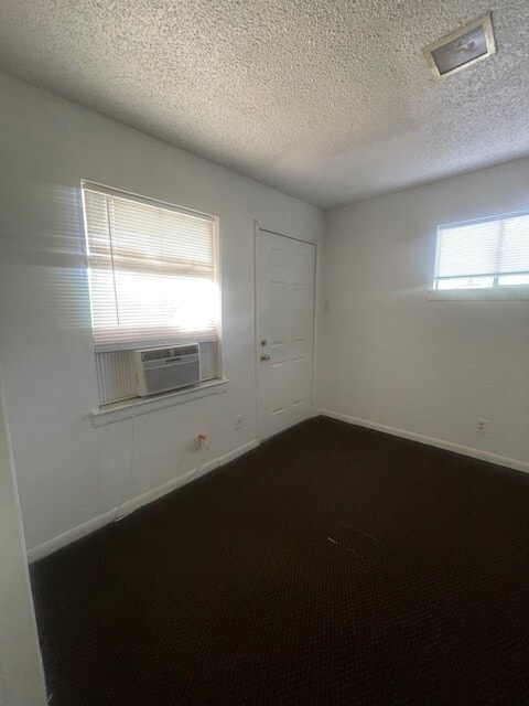 Building Photo - 12249 High Point Cir