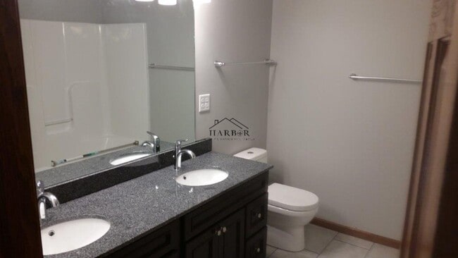 Building Photo - 3112 Rose Dr SE