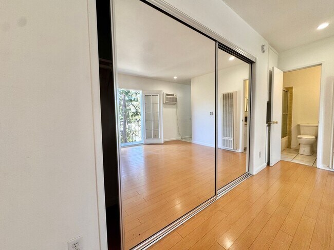 Interior Photo - KP