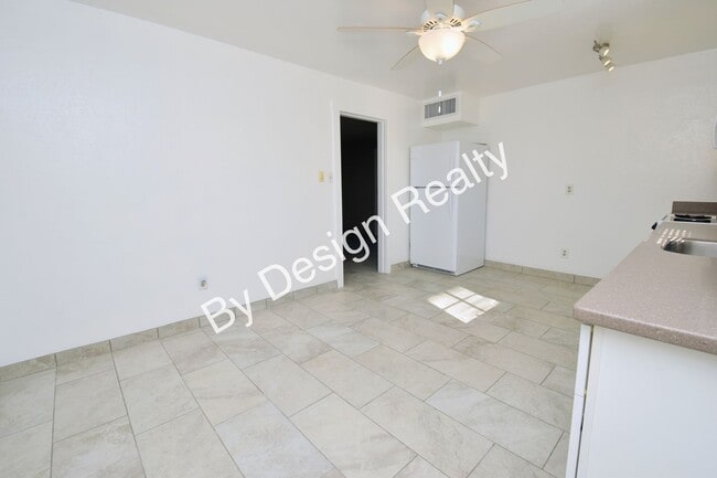 Building Photo - Catalina Foothills 1 Bed 1 Bath Stand Alone Home - Natural Desert Surroundings