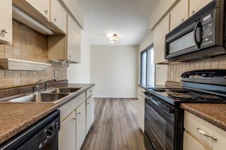 Building Photo - 6910 Hart Ln