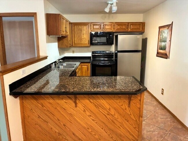 Building Photo - Long Term Rental- Buffalo Village BB208