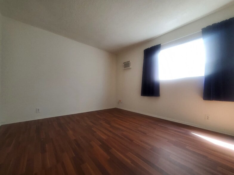 Building Photo - 1745 Colby Ave