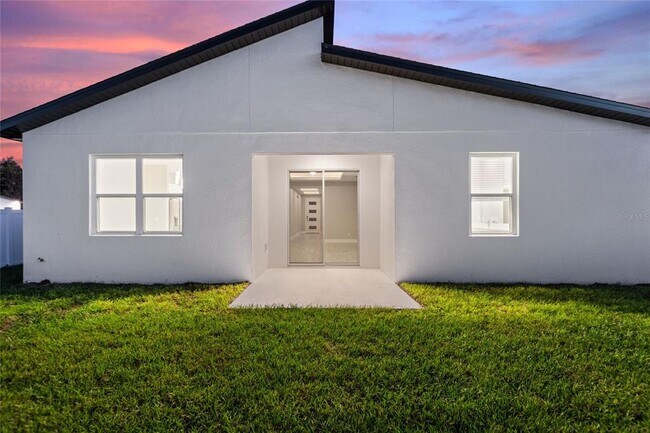 Building Photo - 330 Royal Palm Wy
