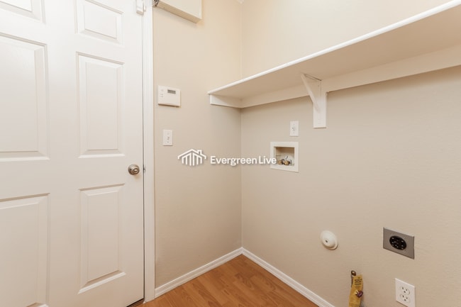 Building Photo - 2156 W Splitwood Pl