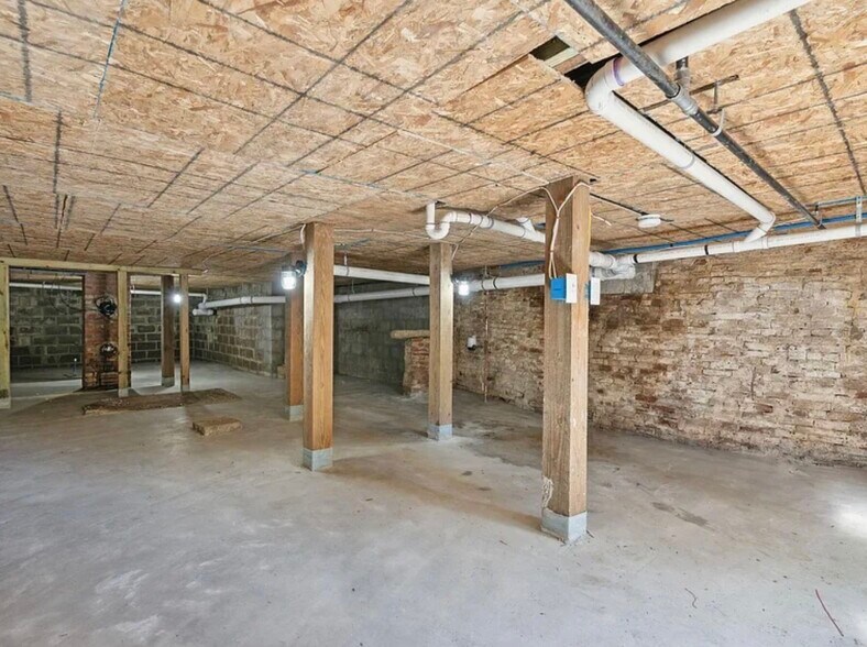 Building Photo - 7 Farnsworth St
