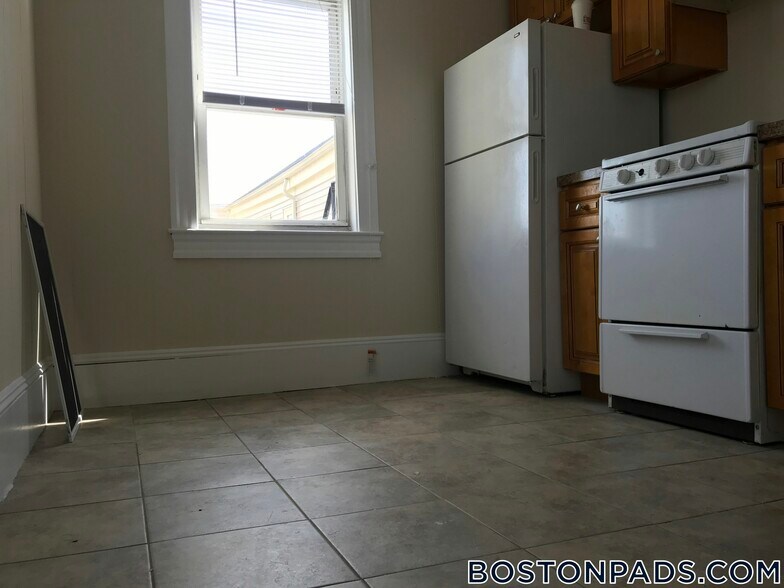 Building Photo - 402 Neponset Ave